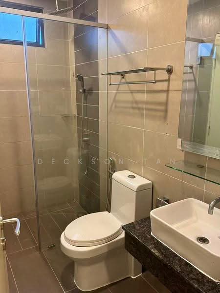 Kediaman Servis untuk Dijual di Grand Ion Delemen - Deckson Tan - Bathroom - PropertyGuru.com.my