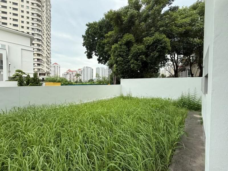 Semi-Detached House for Sale in Bukit Jambul (Penang) - Rain Yu - Side Garden - PropertyGuru.com.my