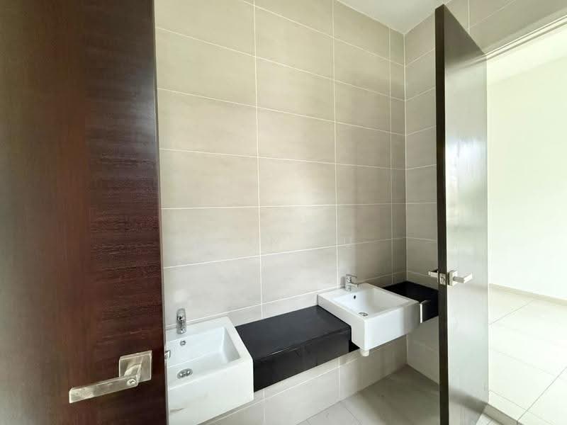 Semi-Detached House for Sale in Bukit Jambul (Penang) - Rain Yu - Bathroom - PropertyGuru.com.my