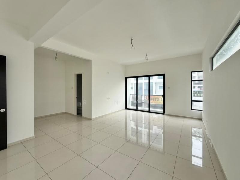 Semi-Detached House for Sale in Bukit Jambul (Penang) - Rain Yu - Master Bedroom Level 2 - PropertyGuru.com.my