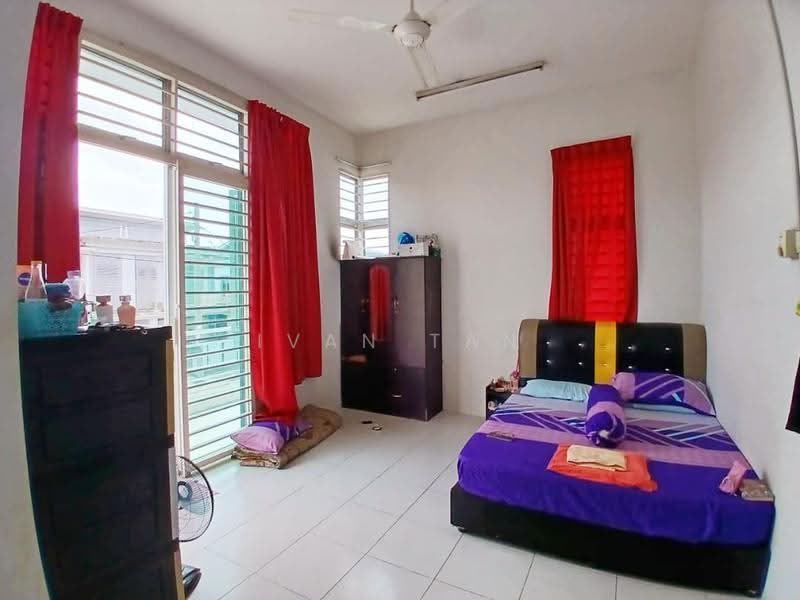 Cluster House for Sale in Bandar Saujana Putra (Tanjong Duabelas) - Ivan Tan - Bedroom - PropertyGuru.com.my