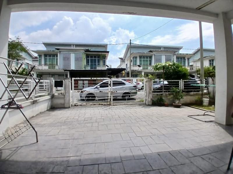 Cluster House for Sale in Bandar Saujana Putra (Tanjong Duabelas) - Ivan Tan - Exterior - PropertyGuru.com.my