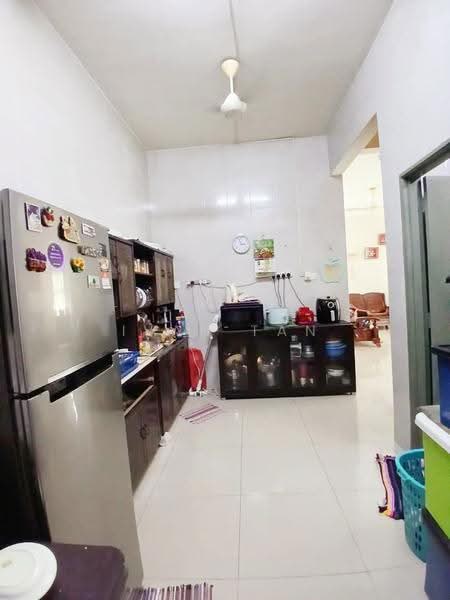 Cluster House for Sale in Bandar Saujana Putra (Tanjong Duabelas) - Ivan Tan - Kitchen - PropertyGuru.com.my
