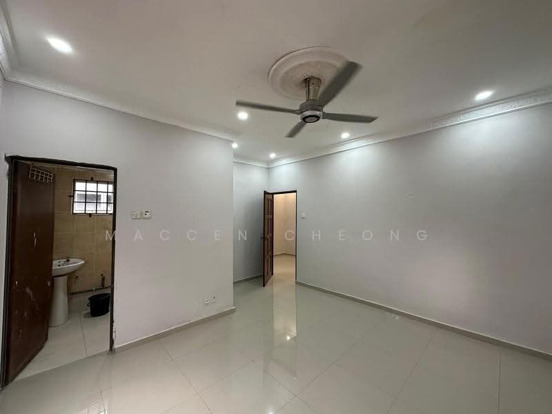 Rumah Teres 2-Tingkat untuk Dijual di Taman Bunga Negara (Shah Alam) - Maccen Cheong - Interior - PropertyGuru.com.my