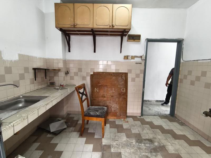 Flat for Sale at Taman Sungai Besi - Kevin Look - Kitchen - PropertyGuru.com.my