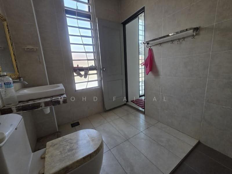 2-storey Terraced House for Sale in Nilai (Negeri Sembilan) - Mohd Faizal - Bathroom - PropertyGuru.com.my