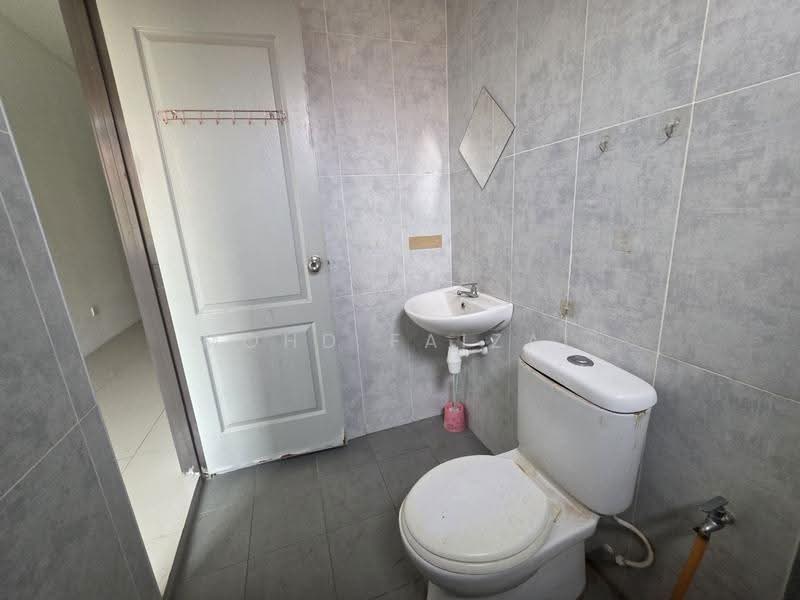2-storey Terraced House for Sale in Nilai (Negeri Sembilan) - Mohd Faizal - Bathroom - PropertyGuru.com.my