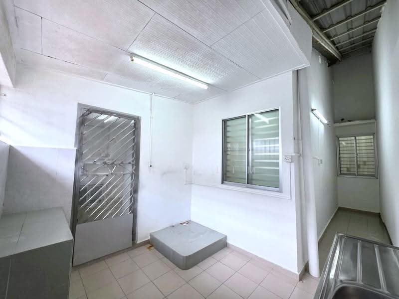 Rumah Teres 1-Tingkat untuk Dijual di Taman Johor Jaya (Johor Bahru) - Karl Lim - Kitchen - PropertyGuru.com.my