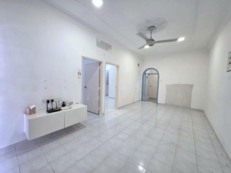 Rumah Teres 1-Tingkat untuk Dijual di Taman Johor Jaya (Johor Bahru) - Karl Lim - Living Room - PropertyGuru.com.my
