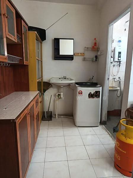 Rumah Flat untuk Disewa di Desa Ixora - Rainny Wong - Kitchen - PropertyGuru.com.my