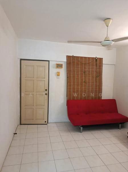 Rumah Flat untuk Disewa di Desa Ixora - Rainny Wong - Living Room - PropertyGuru.com.my
