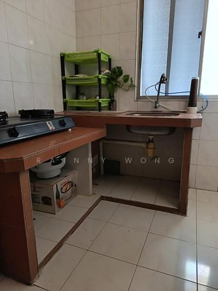 Rumah Flat untuk Disewa di Desa Ixora - Rainny Wong - Kitchen - PropertyGuru.com.my