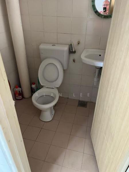 Pangsapuri untuk Disewa di Saujana Puchong SP 3 Shop Apartment - Alan Lee - Bathroom - PropertyGuru.com.my