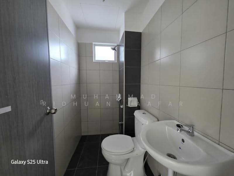 Pangsapuri untuk Disewa di Residensi Melaka Tengah 2 - Muhammad Ridhuan Jaafar - Bathroom - PropertyGuru.com.my