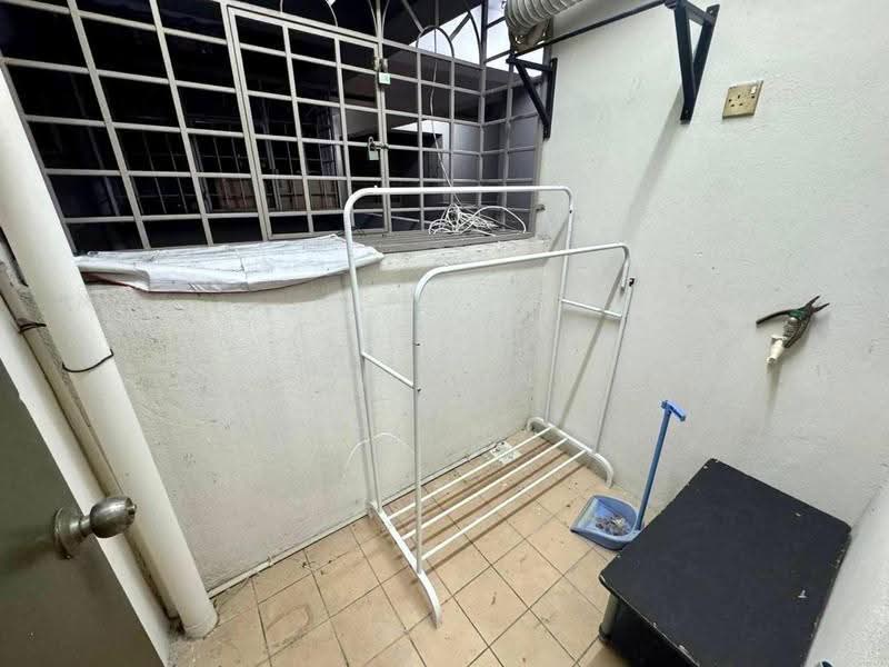 Pangsapuri untuk Disewa di Sri Camellia - Ken Fung - Balcony - PropertyGuru.com.my