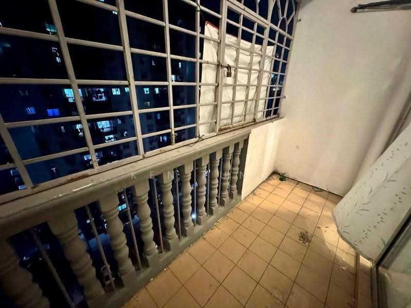 Pangsapuri untuk Disewa di Sri Camellia - Ken Fung - Balcony - PropertyGuru.com.my