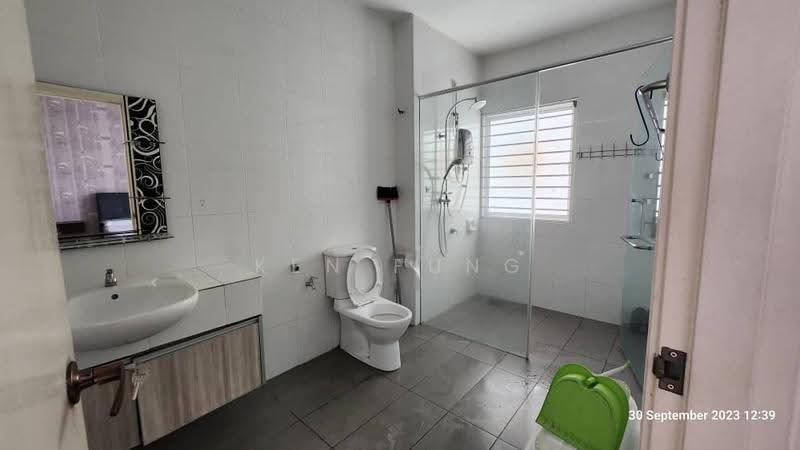 3-storey Terraced House for Rent in Bandar Teknologi Kajang (Kajang) - Ken Fung - Bathroom - PropertyGuru.com.my