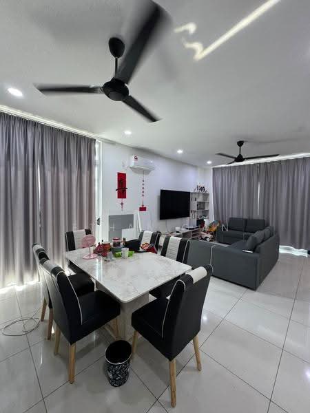 Rumah Teres 2-Tingkat untuk Disewa di Taman Mount Austin (Tebrau) - Ethan Gan - Living Room - PropertyGuru.com.my