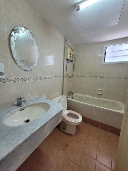 Kondominium untuk Dijual di Gurney Park Condominium - Elaine Ooi - Bathroom - PropertyGuru.com.my