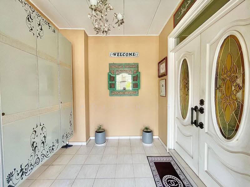 Semi-Detached House for Sale in Glenmarie Cove (Klang) - Nur Adibah Ishak - Entrance - PropertyGuru.com.my