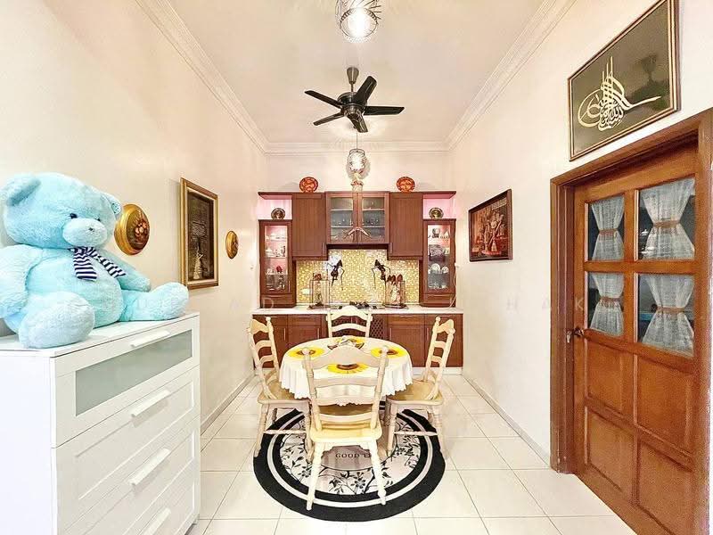 Semi-Detached House for Sale in Glenmarie Cove (Klang) - Nur Adibah Ishak - Dining Room - PropertyGuru.com.my