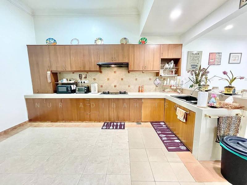 Semi-Detached House for Sale in Glenmarie Cove (Klang) - Nur Adibah Ishak - Kitchen - PropertyGuru.com.my