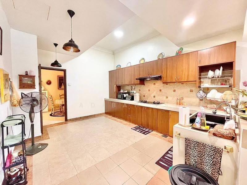 Semi-Detached House for Sale in Glenmarie Cove (Klang) - Nur Adibah Ishak - Kitchen - PropertyGuru.com.my