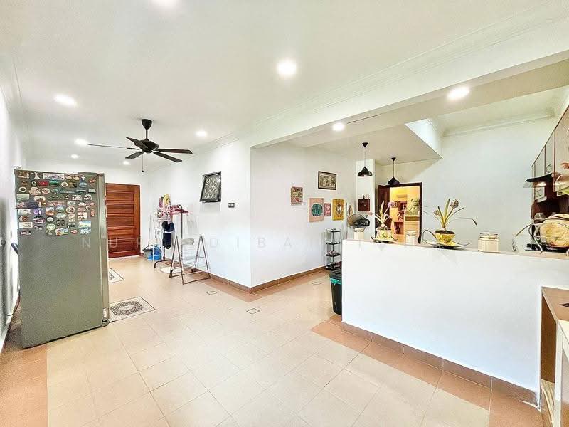 Semi-Detached House for Sale in Glenmarie Cove (Klang) - Nur Adibah Ishak - Living Room - PropertyGuru.com.my