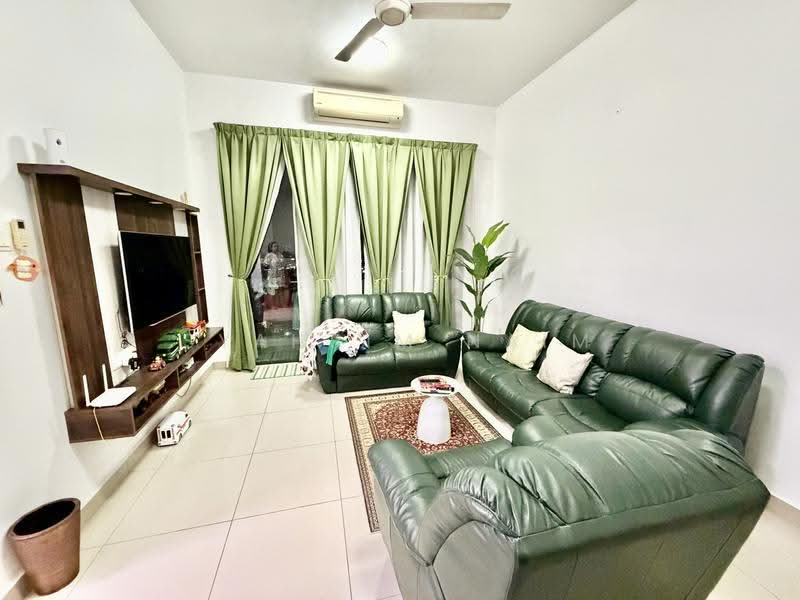 Kondominium untuk Dijual di Riverdale @ Usj One Park - Syahrim Naim - Living Room - PropertyGuru.com.my