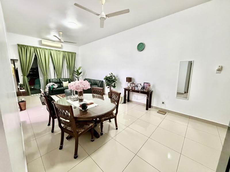 Kondominium untuk Dijual di Riverdale @ Usj One Park - Syahrim Naim - Living Room - PropertyGuru.com.my