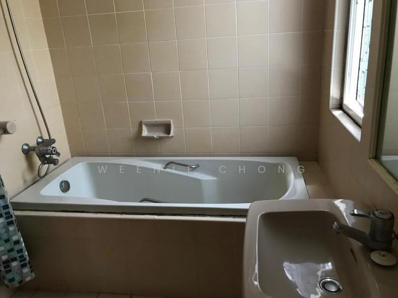 Condominium for Sale at 1A Stonor - Kweenie Chong - Bathroom - PropertyGuru.com.my