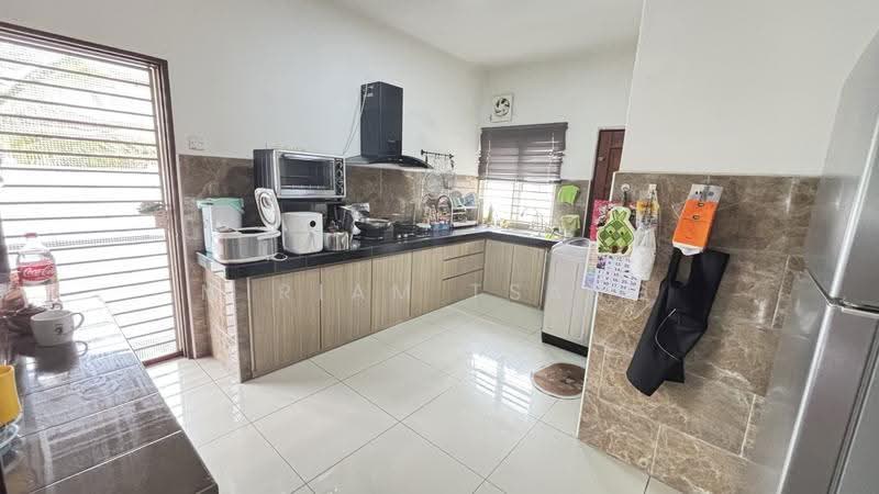 Terraced House for Sale in Seksyen 32, Kemuning Green Ville (Shah Alam) - Miriam Tsang - Kitchen - PropertyGuru.com.my