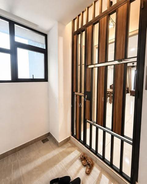 Service Residence for Sale at Millerz Square Serviced Residence - Lawrence Law - Entrance - PropertyGuru.com.my