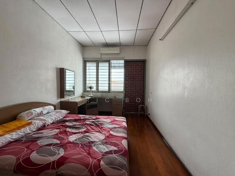 2-storey Terraced House for Sale in Island Glades (Jelutong) - Eric Boh - Bedroom - PropertyGuru.com.my
