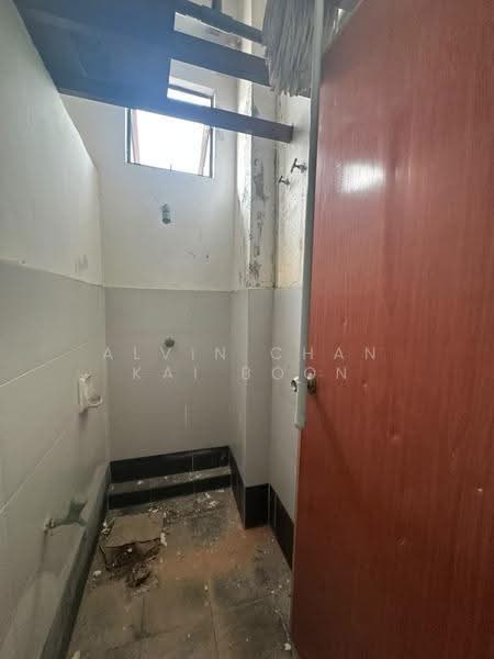 Shop for Sale in Bukit Baru (Melaka) - Alvin Chan Kai Boon - Bathroom - PropertyGuru.com.my