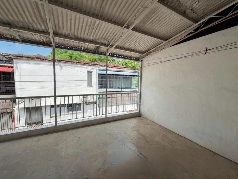 2-storey Terraced House for Sale in Island Glades (Jelutong) - Eric Boh - Balcony - PropertyGuru.com.my