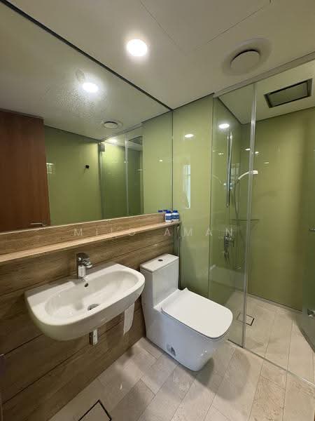 Kediaman Servis untuk Disewa di Sky Suites @ KLCC - Milo Aman - Master En-Suite Bathroom - PropertyGuru.com.my