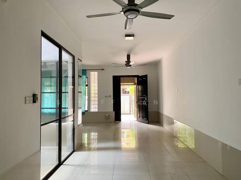 2-storey Terraced House for Sale in Bukit Jelutong (Shah Alam) - Ashraff Daniel - Entrance - PropertyGuru.com.my