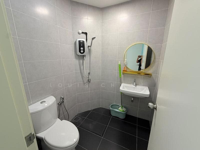 Rumah Teres untuk Disewa di Bandar Cassia (Batu Kawan) - Louis Chuah - Bathroom - PropertyGuru.com.my