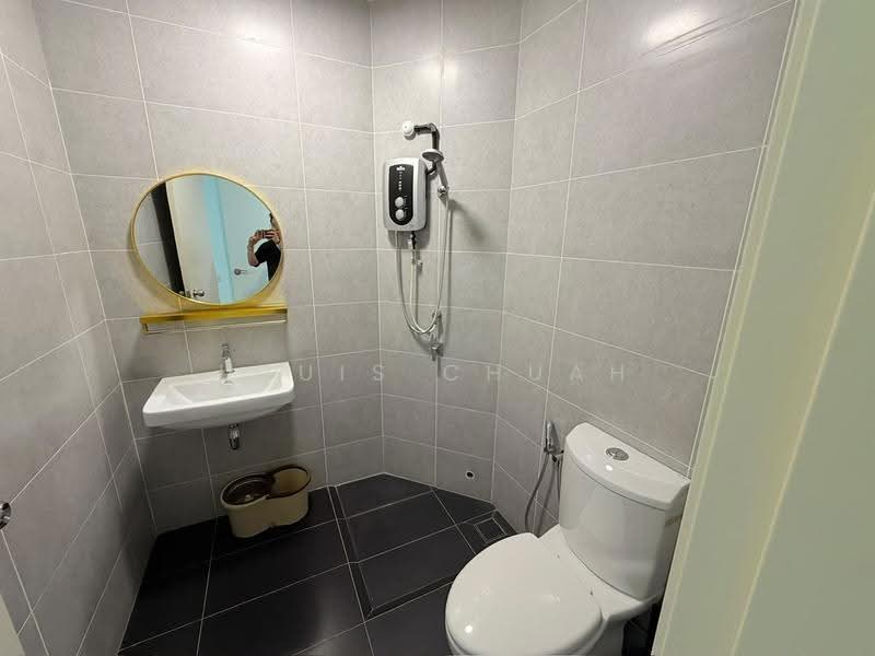 Rumah Teres untuk Disewa di Bandar Cassia (Batu Kawan) - Louis Chuah - Bathroom - PropertyGuru.com.my