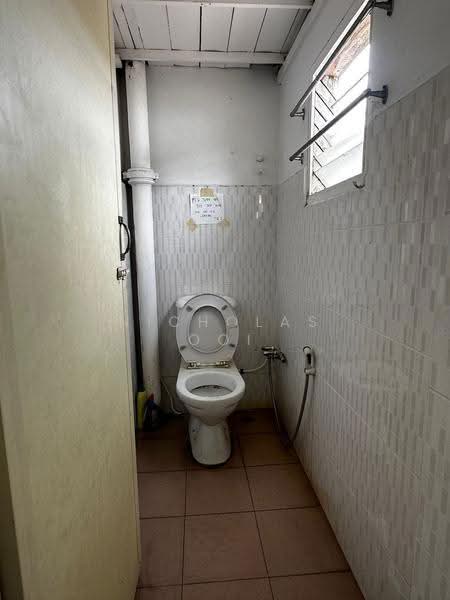 Rumah Teres 2-Tingkat untuk Dijual di Seksyen 17 (Petaling Jaya) - Nicholas Ooi - Bathroom - PropertyGuru.com.my