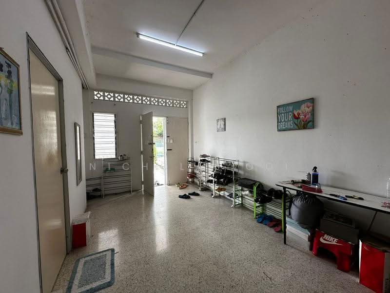 Rumah Teres 2-Tingkat untuk Dijual di Seksyen 17 (Petaling Jaya) - Nicholas Ooi - Entrance - PropertyGuru.com.my
