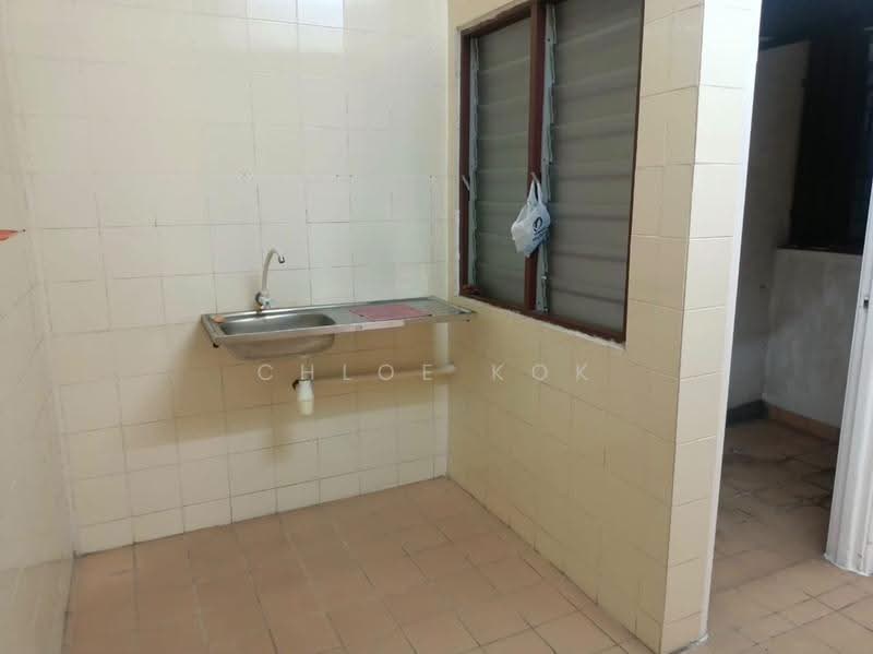 Apartment for Sale at Pangsapuri Taman Bukit Rawang Putra - Chloe Kok - Kitchen - PropertyGuru.com.my