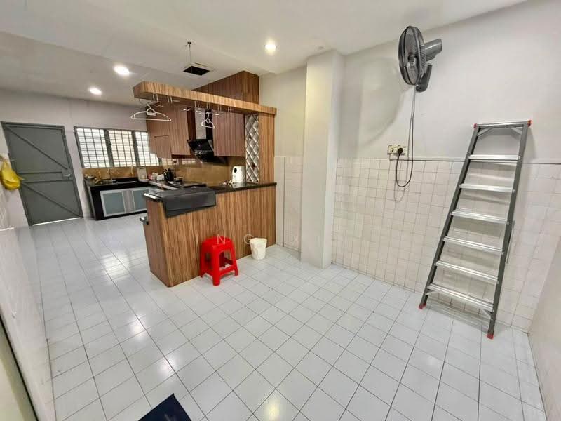 Rumah Teres 2-Tingkat untuk Dijual di Taman Johor Jaya (Johor Bahru) - Ing Xin - Kitchen - PropertyGuru.com.my