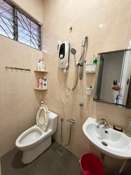 Rumah Teres 2-Tingkat untuk Dijual di Taman Johor Jaya (Johor Bahru) - Ing Xin - Bathroom - PropertyGuru.com.my