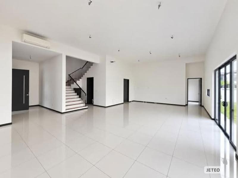Rumah Berkembar untuk Dijual di Telok Panglima Garang (Selangor) - Jennie Chew - Living Room - PropertyGuru.com.my