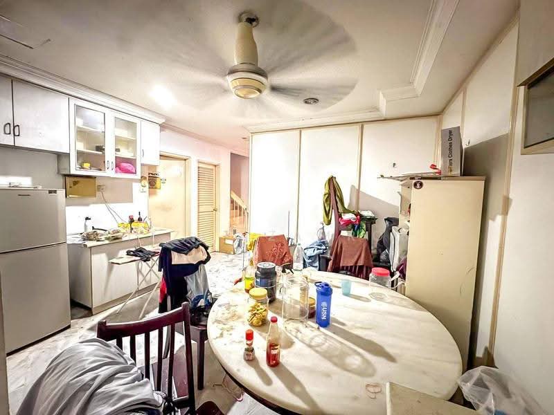 2-storey Terraced House for Sale in Seksyen 9 (Shah Alam) - Izzat Zamros - Kitchen - PropertyGuru.com.my