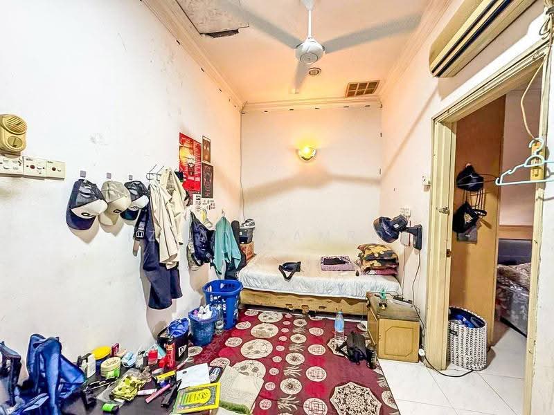 2-storey Terraced House for Sale in Seksyen 9 (Shah Alam) - Izzat Zamros - Bedroom - PropertyGuru.com.my
