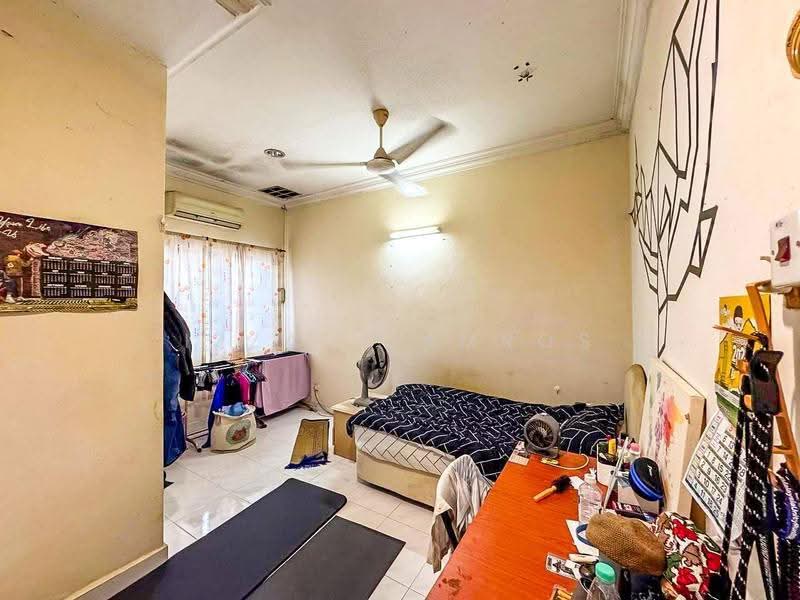 2-storey Terraced House for Sale in Seksyen 9 (Shah Alam) - Izzat Zamros - PropertyGuru.com.my