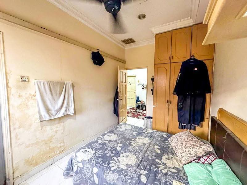 2-storey Terraced House for Sale in Seksyen 9 (Shah Alam) - Izzat Zamros - PropertyGuru.com.my